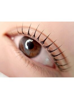 ナチュラル上品な目元にしたい