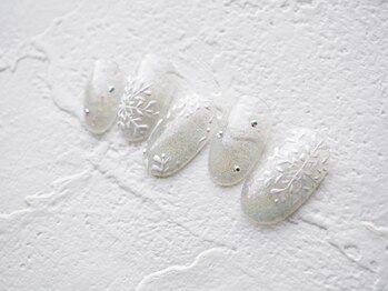 カトルナフ(quatre fois neuf)/ぷっくり雪の結晶アートネイル