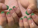 グリーンフレンチネイル