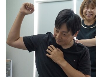 シープラボ 赤坂(sheep lab)/施術後の動作チェック!肩こり