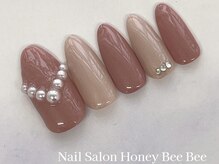 ハニービービー(Honey Bee Bee)/ポイントパールネイル