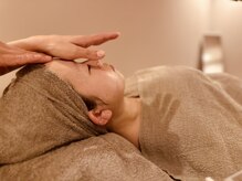 六感の雰囲気(オールハンドアロマリンパフェイシャル)