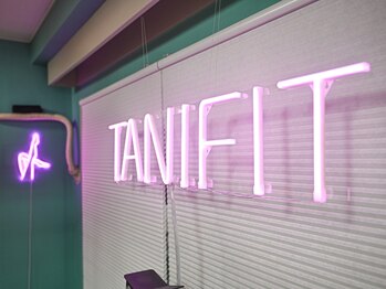タニフィット 渋谷店(TANIFIT)/ネオンサインがかわいい！