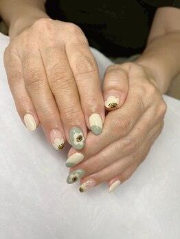 ネイルサロンエーナイン イオン札幌藻岩店/お花ネイル