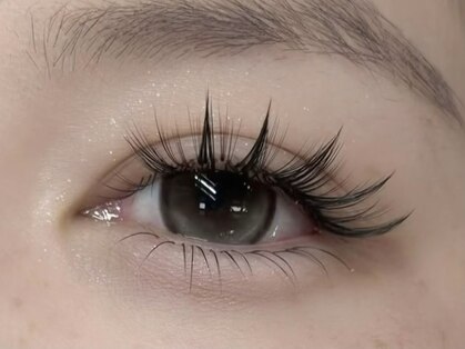 アイリナス(AILLYNAS)の写真