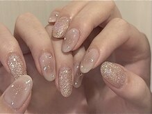 クリームスタジオ(CREME STUDIO)/肌馴染みベージュラメネイル