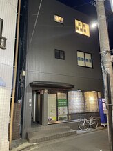 北野整体院/西口１番出口から見た風景【夜】