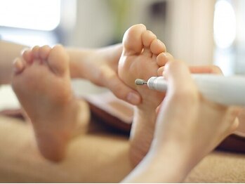 巻き爪補正店 水戸駅前店の写真/【がさがさかかと卒業☆足裏角質ケア分¥5500】固くなった角質を除去しツルツルに♪大人気フットケア専門店!