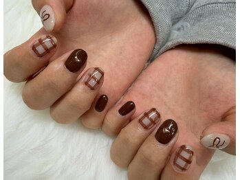 ネイルアンドアイラッシュスタジオ シュシュ(chouchou)/チェック×ブラウン手書きリボン