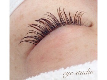 フリルアイビューティ 豊中店(Frill Eye Beauty)/