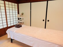 CS60サロンことりの雰囲気（築120年の寺の一室をサロンに。ゆったりくつろげる空間です）