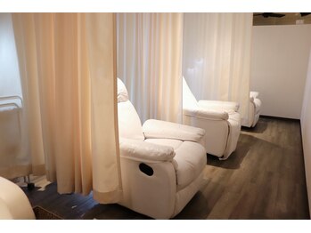 パーチェスガールズ(Pace-se Girls)/半個室型の落ち着いた空間です♪