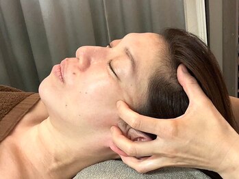 ラピスラズリの写真/【施術後の小顔実感◎脂肪分解レモンボトル導入】韓国最新美容フェイシャル♪ダウンタイムなし!むくみ改善!