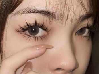ミカビューティーサロン(MIKA Beauty Salon)の写真/最新LEDと自まつげの負担軽減で叶う、モチの良さ◎のアンドヘルシーで理想のボリュームある目元へ！