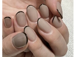 細フレンチネイル