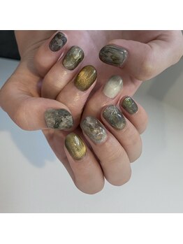 ヌア(nur.)/カーキnuance