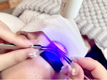 ハピネス(HAPPINESS)の写真/残暑にも負けない！【LEDエクステ】でモチ最強☆忙しくてなかなかご来店できない方も◎9割のお客様継続中！