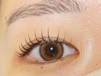 サロントゥエンティーフィフスアベニューニコ(Salon 25th ave.)の写真/モチの良さが自慢！自分だけの理想の目元を実現するなら、当店へ☆ご希望に合わせたスタイルをご提案◎