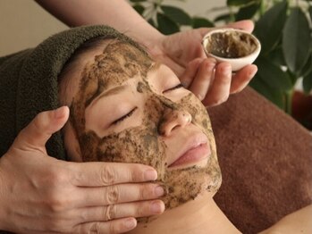 サロン ド 花歩 松山本店の写真/シミくすみ/ハリ艶/毛穴の開き/透明感の肌質改善◎【韓国プラズマシャワー＋国産ハーブ】の最上級エステ