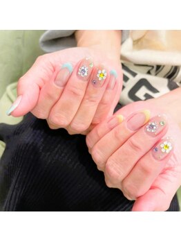 ヴィーナネイル ゆめタウン広島店(VinaNail)の写真/<ブライダルにもオススメ◎>華やかに指先を演出する上質ネイル。普段使いはもちろん、特別な日にも◎