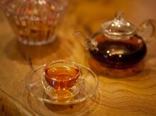 施術後は香りの良い中国茶で身体の奥から温まります。