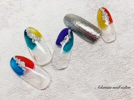 個性派フレンチネイル