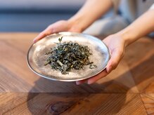 プラスイチド 覚王山店(+1°C)の雰囲気（厳選した100%無農薬の高級天然よもぎをふんだんに使用。）