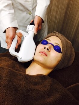 エルティーブ(elteeb)の写真/《むくみ/肩こり/眼精疲労に◎》光フェイシャルでお肌のトラブルを改善◎内側から美しく輝くツヤ肌に☆