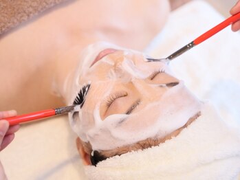 エスティ サロン ド ビューティー 大阪本町店(ST salon.beauty)の写真/【ララピール×プラズマ】の2STEP施術は当店だけ♪圧倒的なツヤ・美白に感動！Wパワーでトラブル肌もケア◎