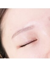 アテ ドゥ(ate deux)/眉スタイリング