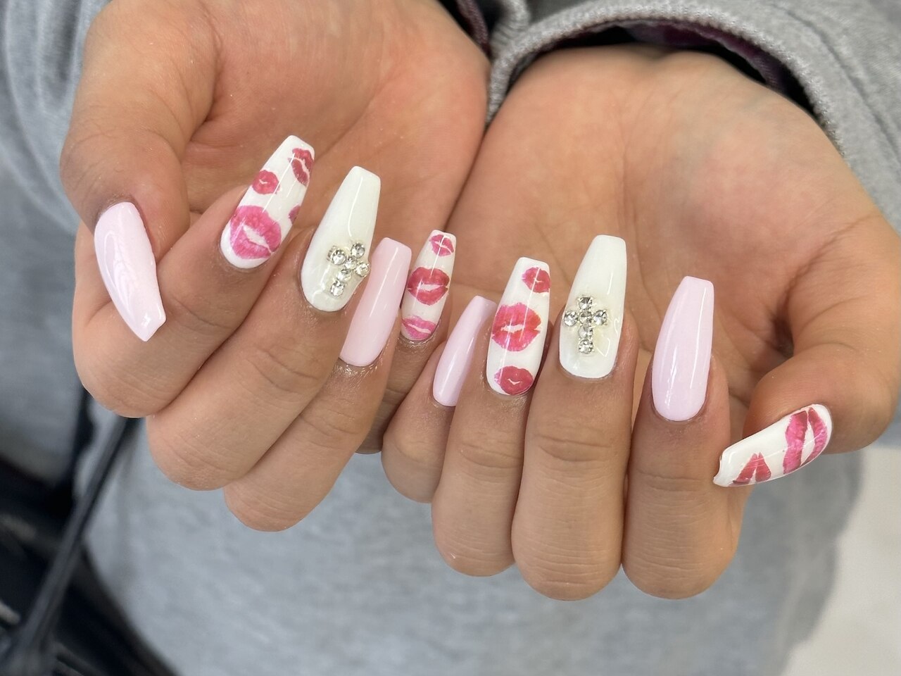 2026年春トレンド】キスマークのネイルデザイン集｜人気順