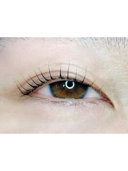 ナチュラル上品な目元にしたい