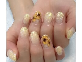 吉田担当★ひまわりネイル