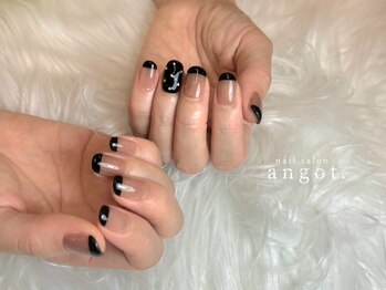アンガット(angot.)/セパレートフレンチネイル