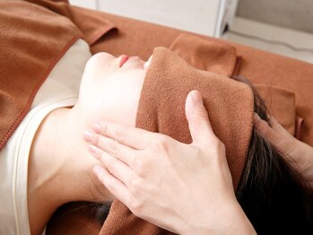 ねこのしっぽの写真/むくみ顔、左右差、エラ張り、二重あご、鎖骨など《顔と頭の骨や筋肉》を美小顔に整えます【小顔整体】