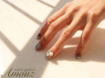 アモウズ(Amouz)の写真/【新導入！微粒子マグネットが人気】初回オフ無料！オトナ可愛いは指先で演出♪さりげなく周りと差がつく☆