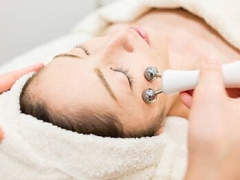 ベラ(E bella)の写真/筋膜リリースで顔のコリを解消！老廃物の排出を促進し、むくみを撃退！たるみ改善やエイジングケアにも◎