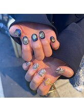 ヒルズ 原宿(Hills Harajuku)/うねうねゴールド