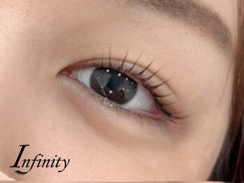 インフィニティ なんば店(Infinity)の写真/【TEL受付】《ニュアンスネイル¥5500/ワンホンネイル¥6600サンプルより選択》でトレンド感溢れる手元に♪