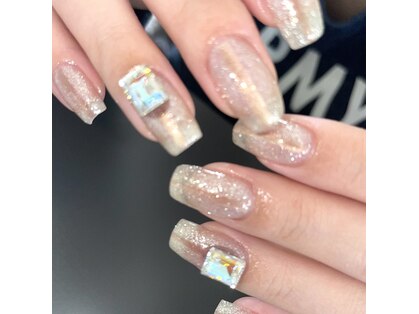 ユヌ(UNE.)の写真