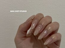 ネイルドットスタジオ 堺筋本町(NAIL DOT STUDIO)/ちゅるんベージュにキラッとラメ