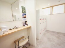 カサネ 金沢西泉店(KASANE)の雰囲気（更衣室、お手洗い綺麗です！）