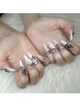 ムーン(MOON)/クロムネイル