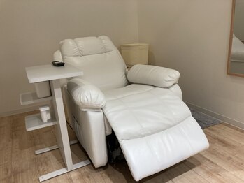 リフレッシュ 千葉駅前C.one店/ふかふかリフレチェアでゆったり