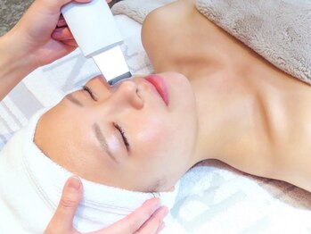 芯美 恵比寿店(shinbi)の写真/【毛穴の蓄積汚れを徹底洗浄★】超音波の微振動で毛穴の奥まで大掃除！くすみもスッキリ明るい素肌へ♪