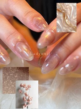 レディネイル(Lady Nail)の写真/普段派手なネイルができない方に◎シンプルだけど周りと差がつき上品な指先へ♪トレンドデザイン多数★