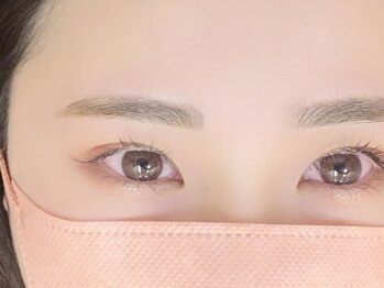 ビューステージ アイブロウサロン 松山/凛とした印象のアーチ眉