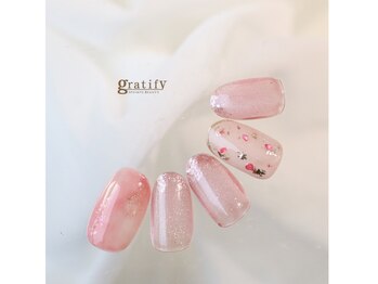 グラティフィー(gratify)/春のニュアンスネイル