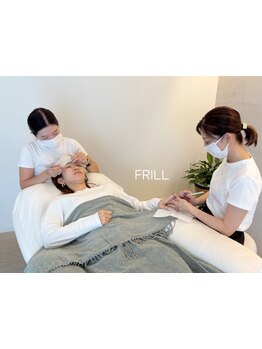 ネイル・アイメニューの同時施術が可能