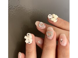 ドットリボン　チークネイル